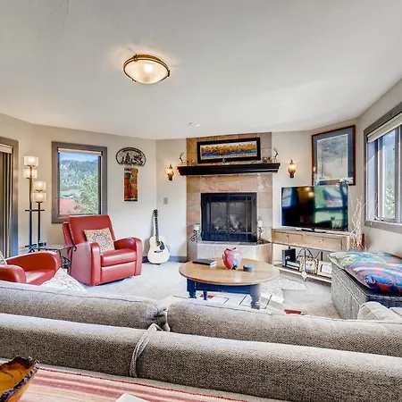 Platinum Frost Fire, Hot Tub Access, Sleeps 4, Keystone Family Fun Basecamp Condo